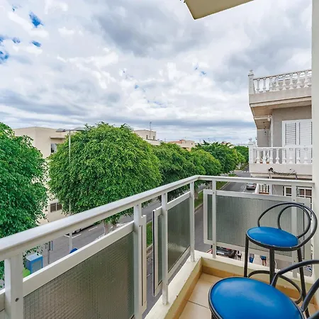 Апартаменты Spacious With The Private Terrace Арона